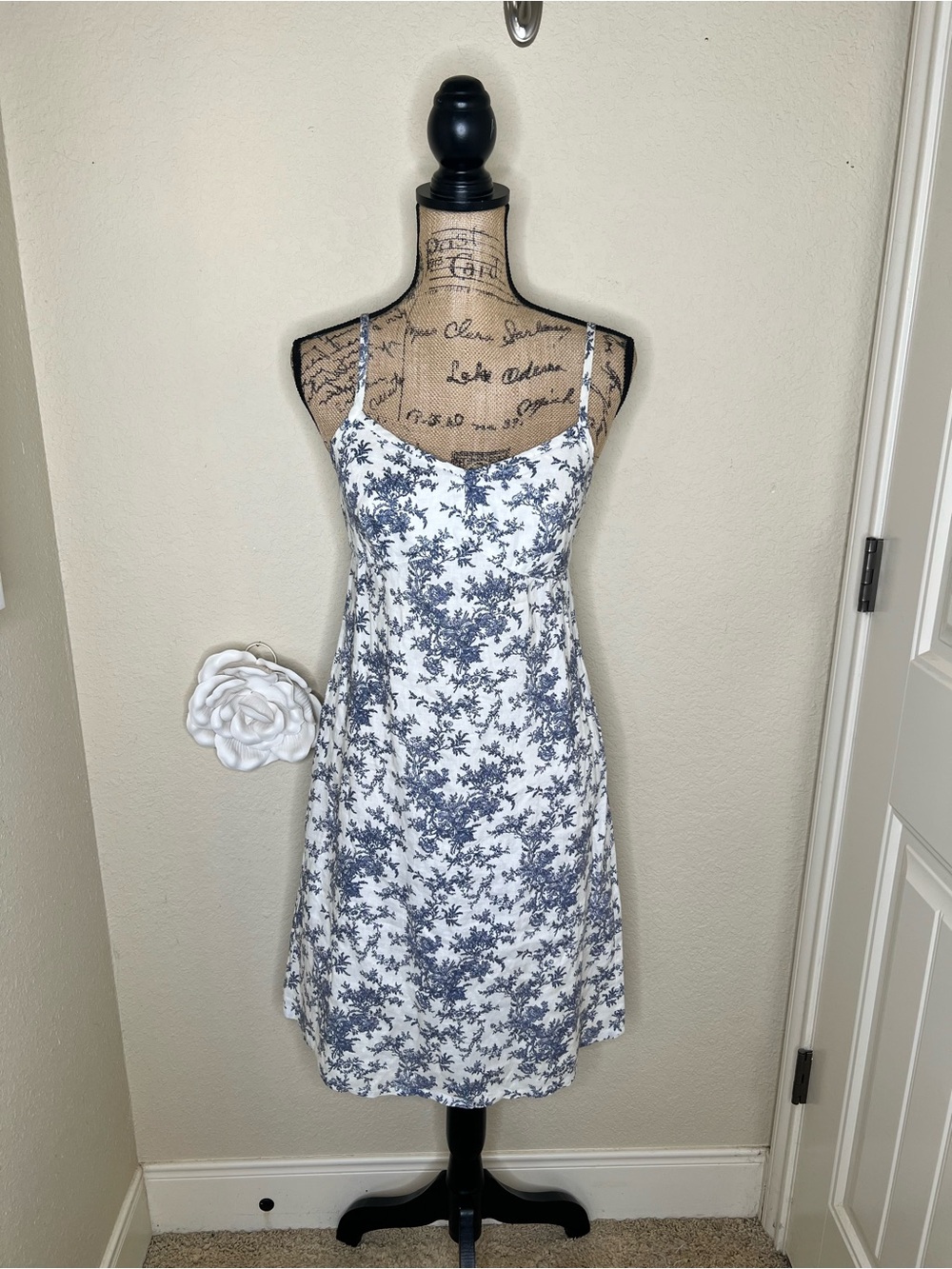 NTM: GAP 100% Linen Blue White Toile Sundress Size 4 Adjustable Straps